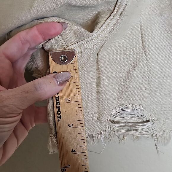 American Eagle 6 Tan Distressed Highest Rise Mom Shorts - Picture 6 of 8